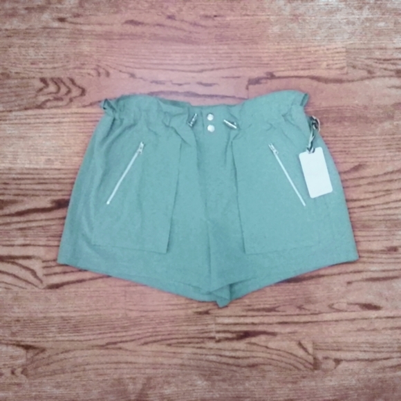 Te Verde Size M Adjustable Waist Turquoise Shorts - Picture 1 of 3